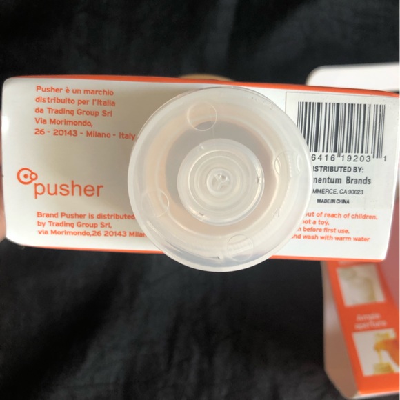 Set of 4 Trippy Silicone No Drip Cosmetic Travel Squeeze Bottles: 2 oz / 60 ml - Picture 3 of 8